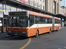 TG Genf - Gelenkbus Mercedes O 405 G  Nr.297 (87) GE 96222 bei der  Haltestelle vor dem Bahnhof in Genf am 07.05.2008