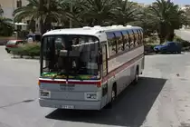 Auf der Insel Gozo, Staat Malta, war am 15.5.2014 noch dieser alte Mercedes 303 Bus im Einsatz.