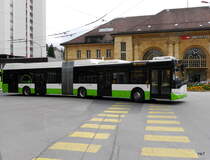 transN / La Chaux de Fonds - Solaris Hybrid Nr.343 NE 145343 unterwegs vor dem Bahnhof in La Chaux de Fonds am 16.05.2014