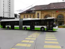 transN / La Chaux de Fonds - Solaris Hybrid Nr.343 NE 145343 unterwegs vor dem Bahnhof in La Chaux de Fonds am 16.05.2014