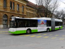 transN / La Chaux de Fonds - Solaris Hybrid Nr.344  NE 145344 unterwegs vor dem Bahnhof in La Chaux de Fonds am 16.05.2014