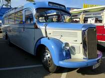 Mercedes, Oldtimer-Reisebus, beim Europatreffen historischer Busse in Sinsheim im April 2014