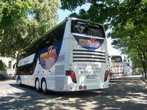 Setra S415 HD (?) aufm Parkplatz am Domplatz in Erfurt am 12.05.08