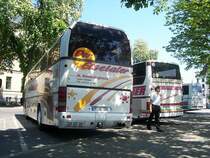 Neoplan Reisebus am 12.05.08 aufm Parkplatz am Domplatz in Erfurt.
