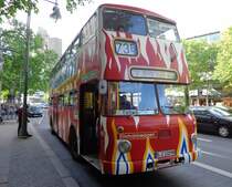 Der historische BVG Wagen 2329 vom Typ Büssing DE 71 Baujahr 1972 am 24.05.14 auf der ehemaligen Linie 73 (heute M46) nach Britz,Buschkrug, hier am Europa-Center