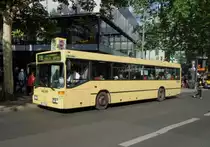 Der historische BVG Wagen 2208 vom Typ MB O 405 N am 24.05.14 auf der ehemaligen Linie 73 (heute M46) nach Bahnhof Zoo, hier am Europa-Center


