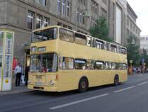 Der historische BVG Wagen 2626 vom Typ MAN SD 74 Baujahr 1975 am 24.05.14 auf der ehemaligen Linie 73 (heute M46) nach Britz,Gradestr.,am Wittenbergplatz
