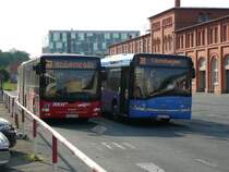 13.05.07,Solaris der KVG und MAN der RKH neben dem Bahnhof Kassel.