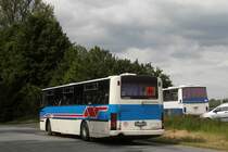 Karosa C955 von Car-tour, der Bus war in der Nähe der Burg Kunětická hora fotografiert