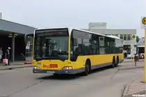 Berlin, BVG KOM 1739 am Bhf. Schönefeld.