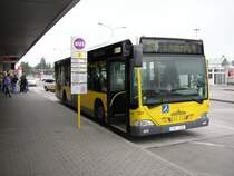 S Adlershof der BVG wartet am 17.05.08 zur Abfahrt an der Station  Berlin, Flughafen Sch�ne-Feld !