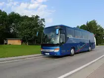 Setra S 415 GT-HD von Altmannsberger-Reisen am Weg Richtung Salzkammergut; 140525