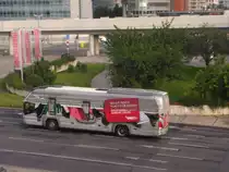 Neoplan Cityliner der Vienna AirportLines (ÖBB Postbus) auf der Wagramer-Strasse in Wien, Aufgenommen am 30. Mai 2014