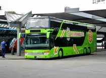 Setra S 400er Serie (Top Class) der Firma MEINFERNBUS.de nach München am ZOB Berlin.(10.6.2014) 
