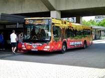MAN Niederflurbus 3. Generation (Lion's City) auf der Linie 121 nach Köln-Langel Fähre am S+U Bahnhof Köln-Chorweiler.(11.6.2014)
