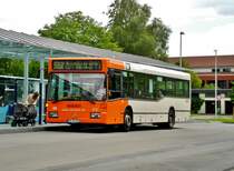 Mercedes-Benz O 405 N (Niederflur-Stadtversion) auf der Linie 557 nach Niedersprockhövel Kirche an der Haltestelle Haßlinghausen Busbahnhof.(13.6.2014)
