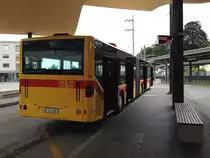 Mercedes Citaro G Nr. 52 der BLT (JG 2001, ex. TPL Lugano) am 28.5.2014 am Bahnhof Dornach-Arlesheim. 2009 kam dieser Bus zusammen mit Nr. 53 zur BLT. Da die Busse damals nur kurz am morgen wegen der vielen Schülern fahren sollten entschied man sich für Occasionen. Die Busse wurden umfangreich an die BLT angepasst, sie bekamen einen neuen Aussenanstrich, gelbe Haltestangen, Bildschirme, neue LED-Anzeigen und sogar neue ZF-Getriebe. Später stiessen auch fabrikneue Citaro Facelift und C2 Gelenker zum BLT-Fuhrpark und auf der Linie 64 fahren heute auch tagsüber viele Gelenker. 