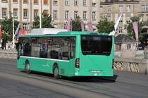 Mercedes Citaro 808 auf der Linie 33 überquert die Mittlere Rheinbrücke. Die Aufnahme stammt vom 21.06.2014.