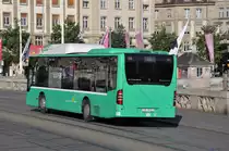 Mercedes Citaro 808 auf der Linie 33 überquert die Mittlere Rheinbrücke. Die Aufnahme stammt vom 21.06.2014.