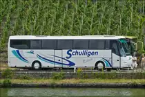 VDL Bova Bus macht eine Rast nahe Beilstein, aufgenommen vom gegen�berliegendem Moselufer am  21.06.2014.