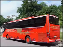 Setra 415 GT-HD mit Radanh�nger von Arzt aus Deutschland im Stadthafen Sassnitz am 23.06.2013