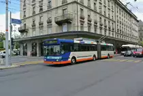 NAW-Siemens BGT5-25 Nr. 713 der TPG in der Nähe der Haltestelle Rive, 14.07.2014. 
