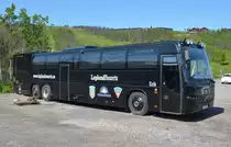 Ein Volvo Reisebus mit Heckladeraum vom LapplandResort Schweden. Als Flughafen- Ski-Shuttle zwischen Riksgränsen / Björkliden und Flughafen Kiruna, gesehen am 05.07.2014. 