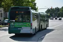 P-AV 951 auf dem Weg als Linie 606 nach Alt-Golm. Aufgenommen am 04.07.2014.