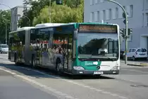 P-AV 982 fährt am 05.07.2014 auf der Linie 638 zum Rathaus Spandau. Aufgenommen am Hauptbahnhof Potsdam.