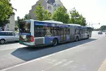 P-AV 982 fährt am 05.07.2014 auf der Linie 638 zum Rathaus Spandau. Aufgenommen am Hauptbahnhof Potsdam.