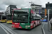 Mercedes Citaro 137 mit der Werbung für das Einkaufscenter Oberland auf der Linie 2 beim Bahnhof Thun. Die Aufnahme stammt vom 29.07.2014.