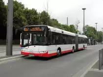 Ein Solaris Urbino 18 der SWK am Hauptbahnhof