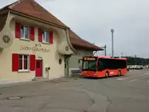 RBS Citaro C2 Nr. 213 anstelle eines Mercedes Sprinter auf der Linie 881 Lohn-Bätterkinden beim Bahnhof Lohn-Lüterkofen, 07.08.2014.