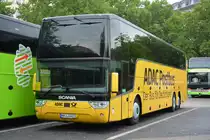 HH-LQ 611 steht am 08.07.2014 auf dem Parkplatz ZOB in Berlin.