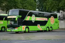 HB-JF 431 steht am 08.07.2014 am ZOB in Berlin.