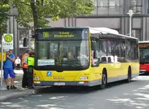MAN Niederflurbus 3. Generation (Lion's City) als SEV für die S-Bahnlinien 5,7 und 75 Richtung Berlin Ostbahnhof am S+U Bahnhof Berlin Friedrichstraße.(8.8.2014)
