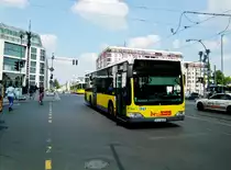 Mercedes-Benz O 530 II (Citaro Facelift) auf der Linie 147 nach Berlin Ostbahnhof am S+U Bahnhof Friedrichstraße.(8.8.2014)
