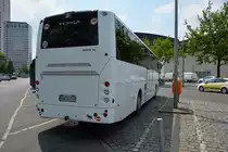 Dieser Temsa Safari HD steht am 08.07.2014 am Zoo in Berlin.