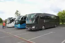 14.8.2014 Eberswalde. 2 Mercedes und ein Neoplan warten auf ihre Fahrgäste