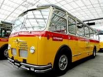 Postauto - FBW Oldtimer Alpenwagen C50U ZH 384335 ( J.MEIER OLDTIMER CARFAHRTEN ) in der Halle der Postautohaltestelle von Chur anl�sslich der 150 Jahr Feier der Rheintallinie am 25.05.2008