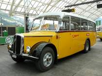 Postauto - Saurer V2C44K Alpenwagen AG 142445 in der Halle der Postautohaltestelle von Chur anl�sslich der 150 Jahr Feier der Rheintallinie am 25.05.2008