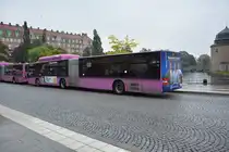 XMU 742 steht auf einer Brücke. Darunter der Svartån Fluss. Aufgenommen am 08.09.2014. 