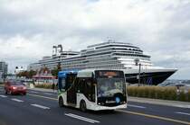 Elektro- Stadtbus der RTC (Réseau de transport de la Capitale), aufgenommen im September 2014 am Hafen (Boulevard Champlain) von Québec. 
