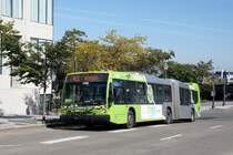 Stadtbus der RTC (Rseau de transport de la Capitale) des Herstellers Nova Bus, aufgenommen im September 2014 in der Innenstadt (Boulevard Ren-Lvesque) von Qubec. 