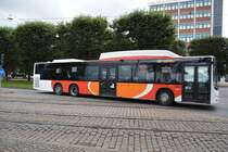 XWA 691 fährt am 09.09.2014 auf der Überlandlinie 411. Aufgenommen am Hauptbahnhof Norrköping.