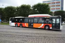 XWA 691 fährt am 09.09.2014 auf der Überlandlinie 411. Aufgenommen am Hauptbahnhof Norrköping.