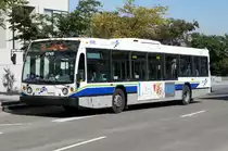 Stadtbus der RTC (Réseau de transport de la Capitale) des Herstellers Nova Bus, aufgenommen im September 2014 in der Innenstadt (Boulevard René-Lévesque) von Québec. 