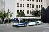 Stadtbus der RTC (Réseau de transport de la Capitale) des Herstellers Nova Bus, aufgenommen im September 2014 in der Innenstadt (Rue D'Aiguillon) von Québec. 