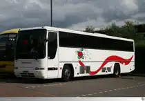 Plaxton Premiere  Apple Travel LTD . Aufgenommen am 9. August 2014 in Windsor / England.