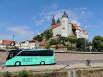 SETRA S411HD von MADER-Reisen in der Porzellanstadt Meissen; 140609